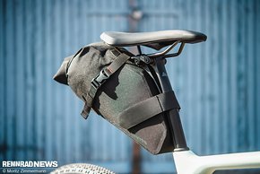 Die Satteltasche aus der Canyon Bikepacking-Serie ist für S15 VCLS-Stütze geeignet