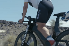 Cadex verzichtet bei dem Triathlon-Bike komplett auf ein Oberrohr