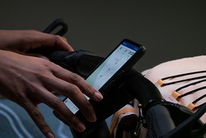 Selbstverständlich hat das Abenteuer-E-Bike der Zukunft eine eigene App und Smartphone-Schnittstelle.