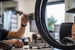 Specialized entwickelt Rennrad-Reifen im eigenen R&D Zentrum in Deutschland