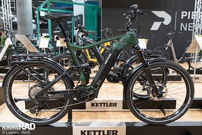 Das Quadriga von Kettler gehört eher zur Sorte der Sänften artigen SUV-E-Bikes und kommt mit aufrechter Geometrie und Bosch Performance Line CX-Motor.