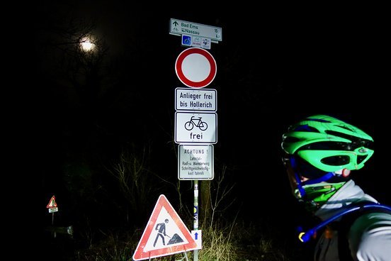 Schilder kann man nie genug aufstellen. Schilder kann man nie genug aufstellen.